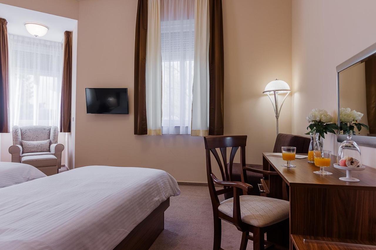 Hotel Maroon Загреб Экстерьер фото