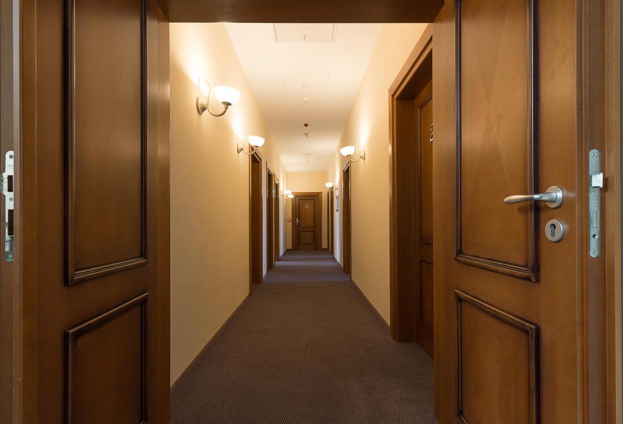 Hotel Maroon Загреб Экстерьер фото