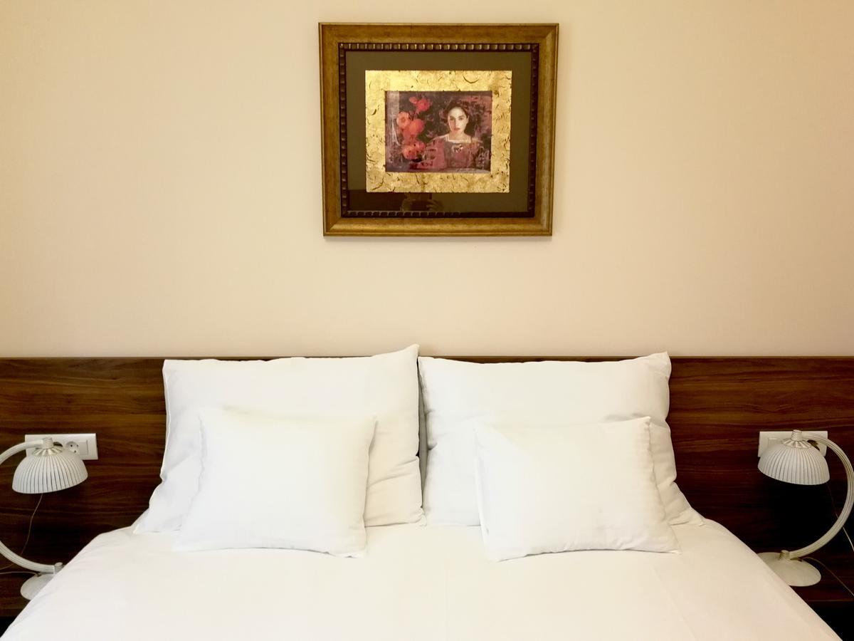 Hotel Maroon Загреб Экстерьер фото
