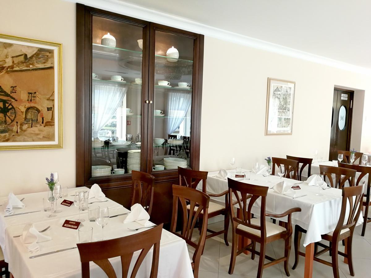 Hotel Maroon Загреб Экстерьер фото