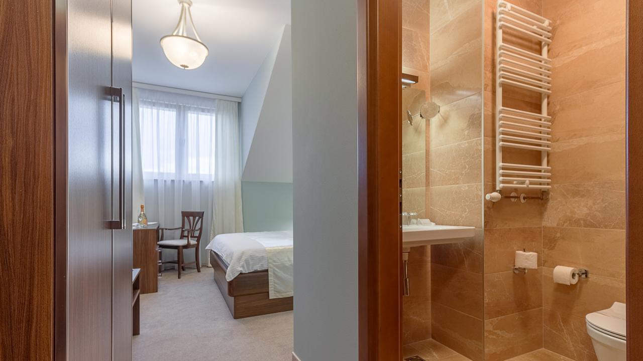 Hotel Maroon Загреб Экстерьер фото