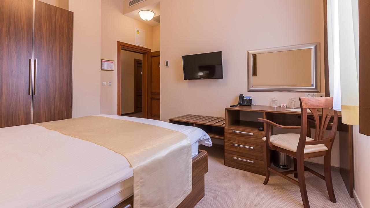 Hotel Maroon Загреб Экстерьер фото