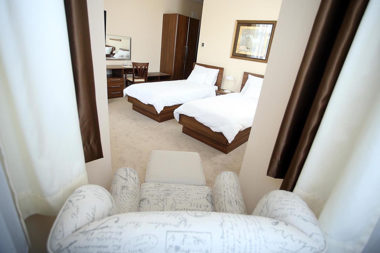 Hotel Maroon Загреб Экстерьер фото