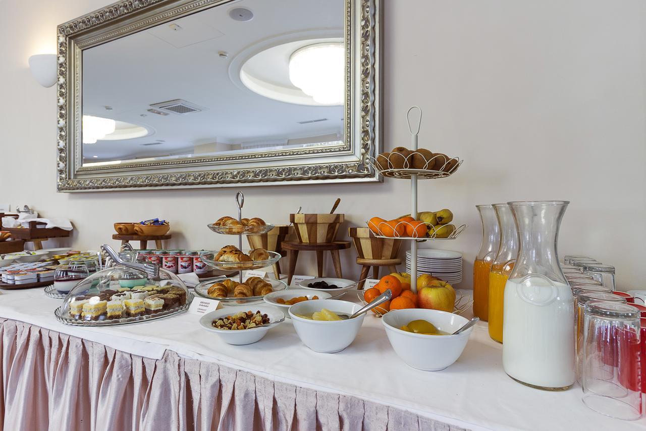Hotel Maroon Загреб Экстерьер фото